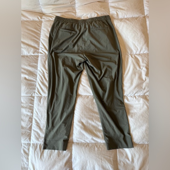 Banana Republic olive Green airstream Ankle Cropped Pants slacks - business - Picture 3 of 4